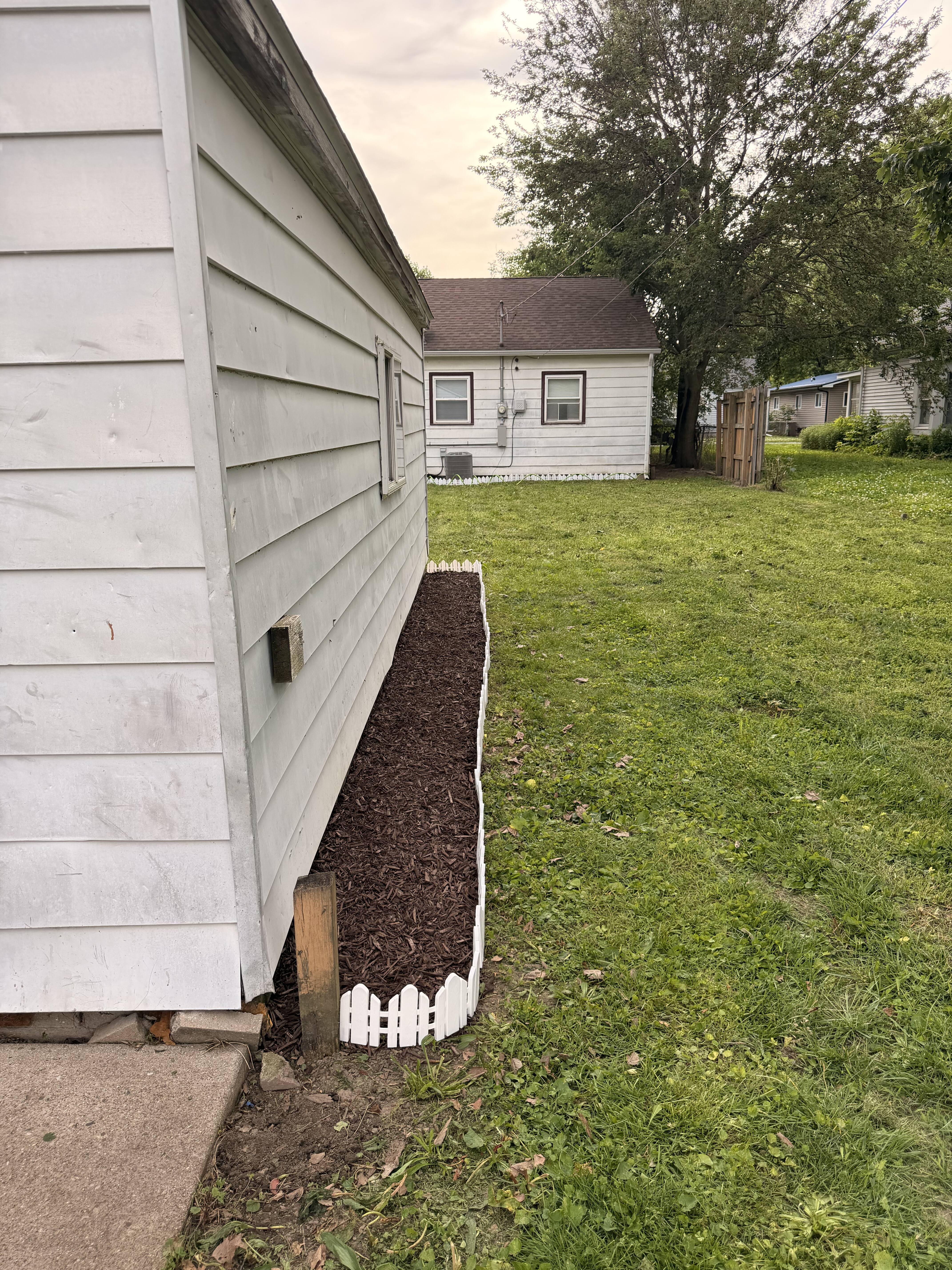 <subject>[background image] image of outdoor space (for a productivity tools business)</subject>